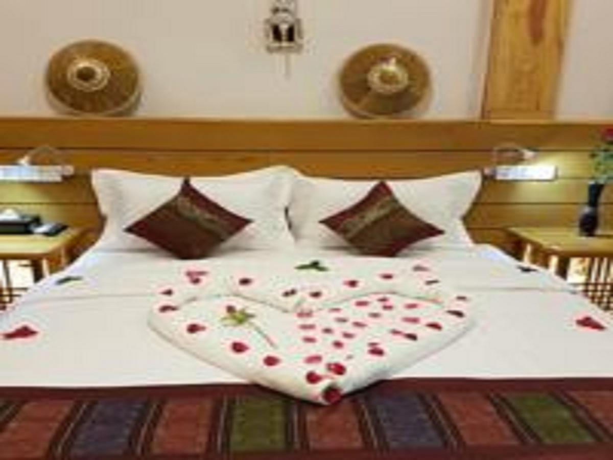 Essence Motel Калау Екстериор снимка