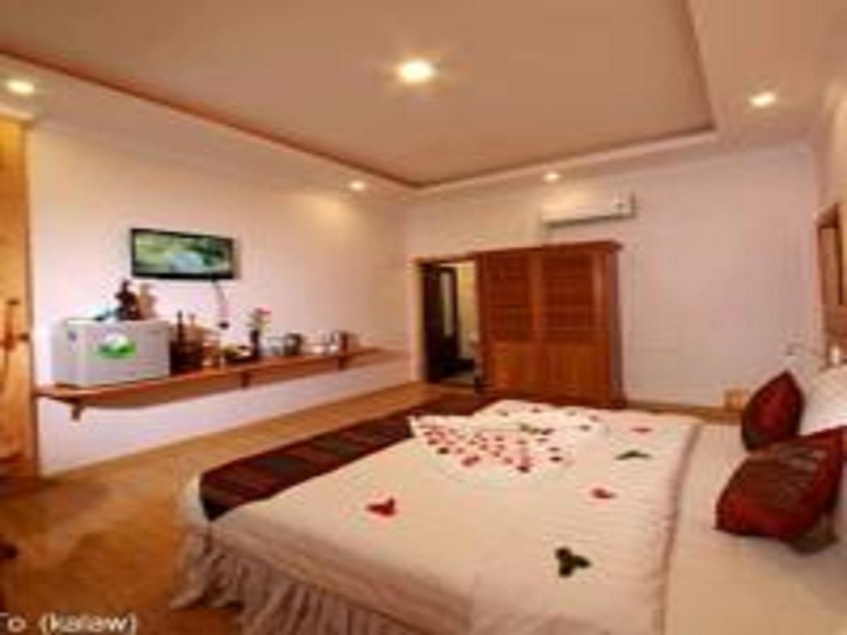 Essence Motel Калау Екстериор снимка