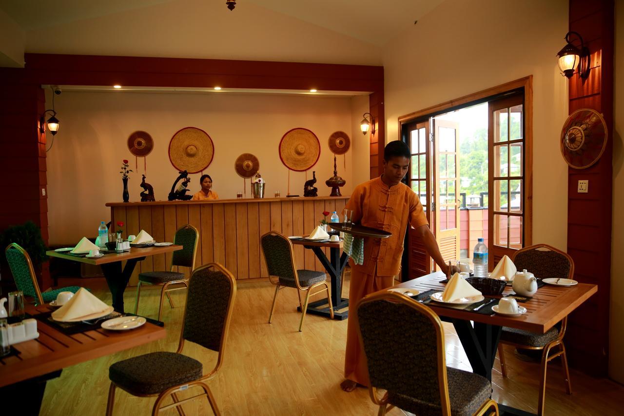 Essence Motel Калау Екстериор снимка
