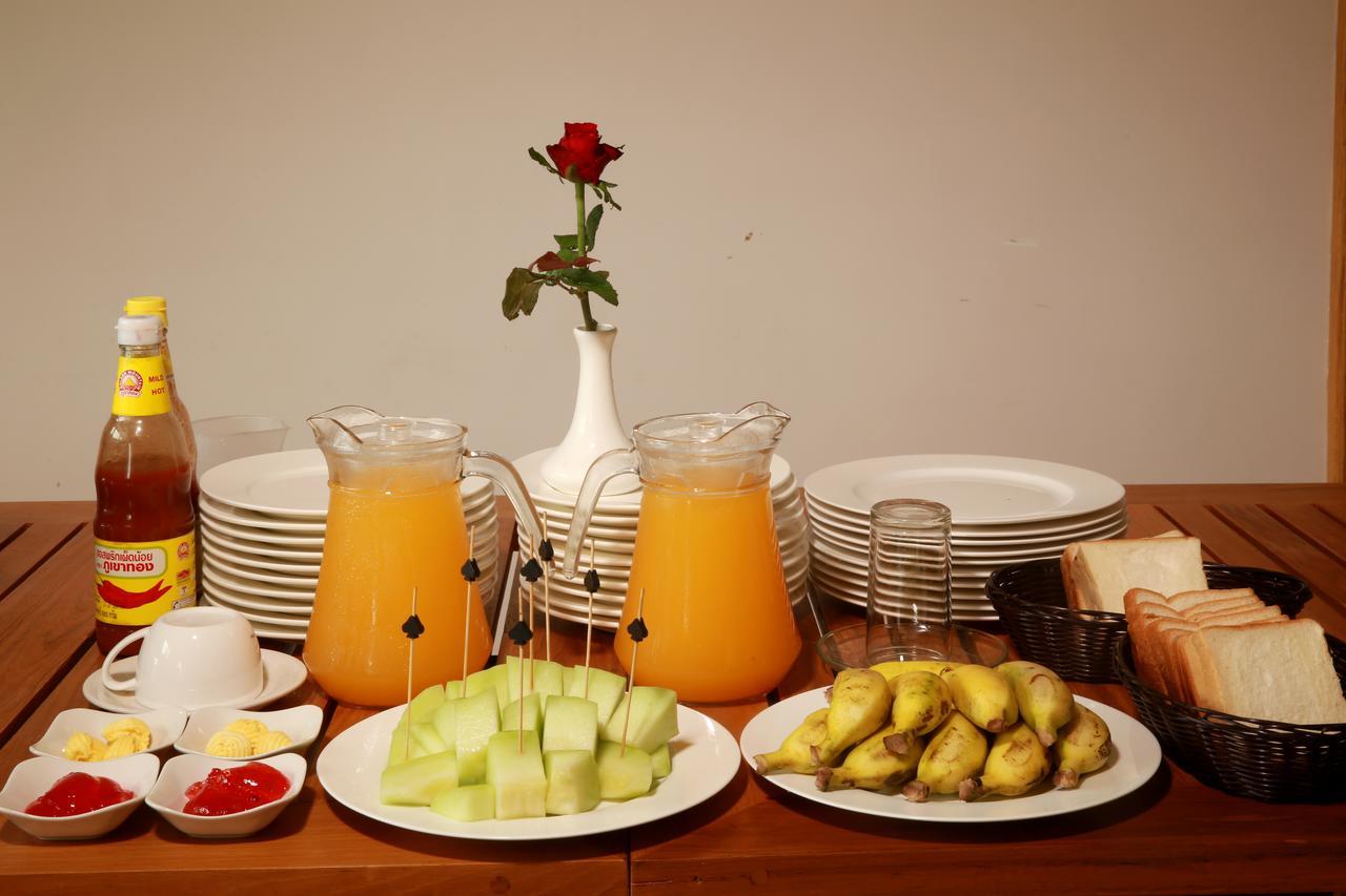 Essence Motel Калау Екстериор снимка