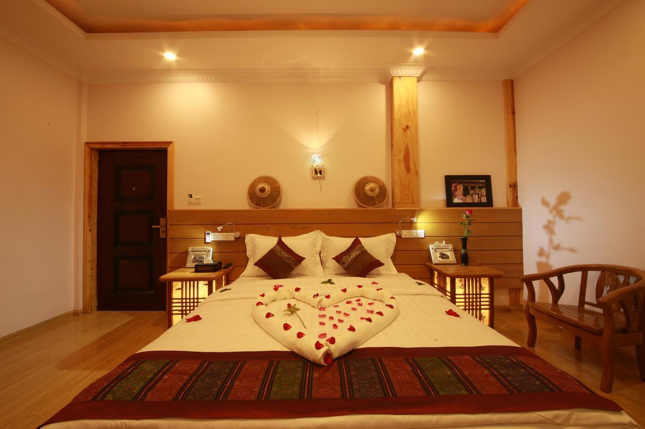 Essence Motel Калау Екстериор снимка