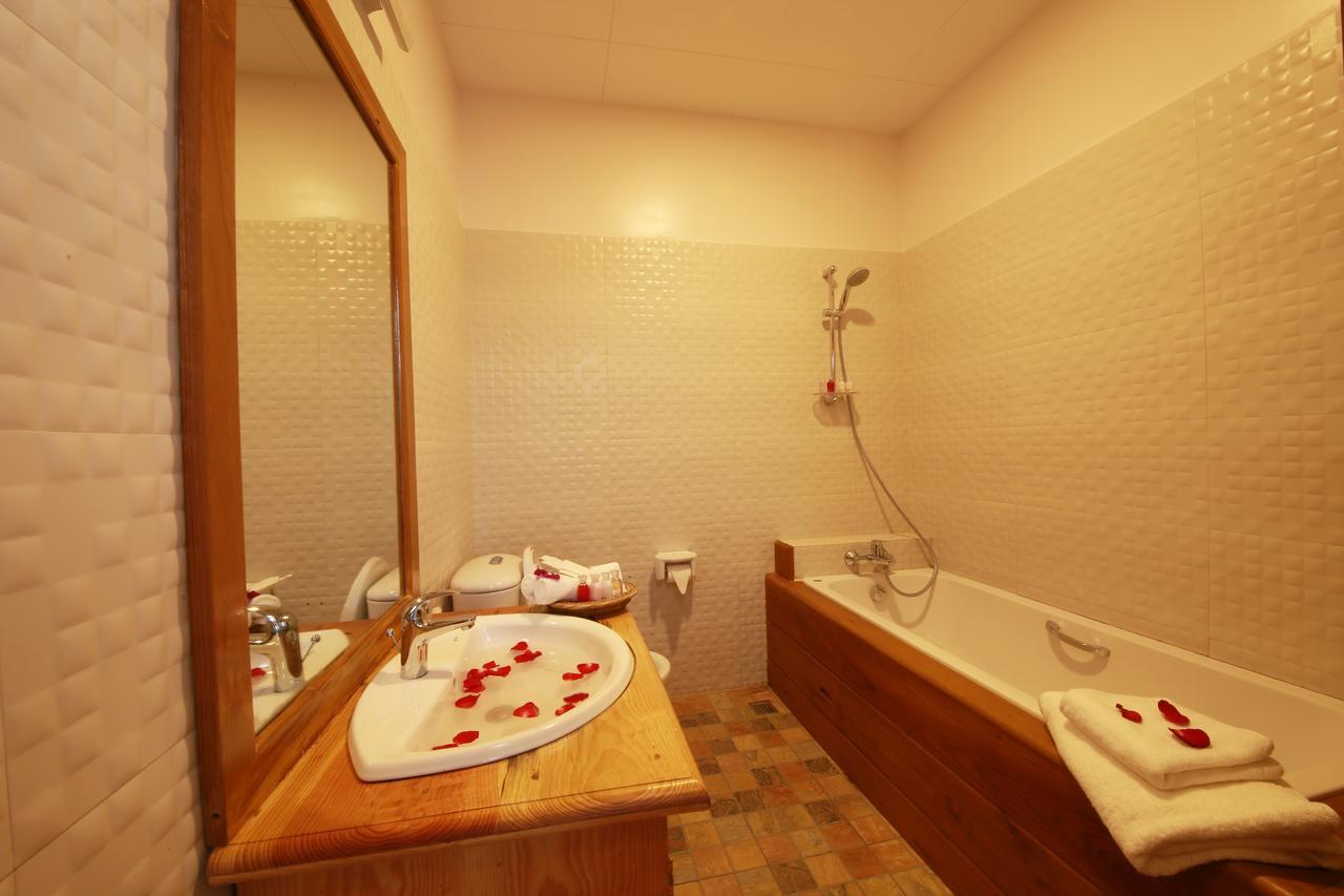 Essence Motel Калау Екстериор снимка