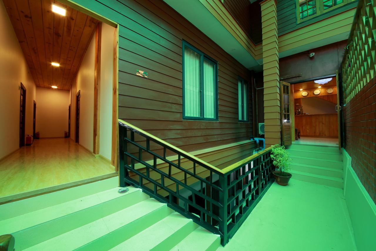 Essence Motel Калау Екстериор снимка
