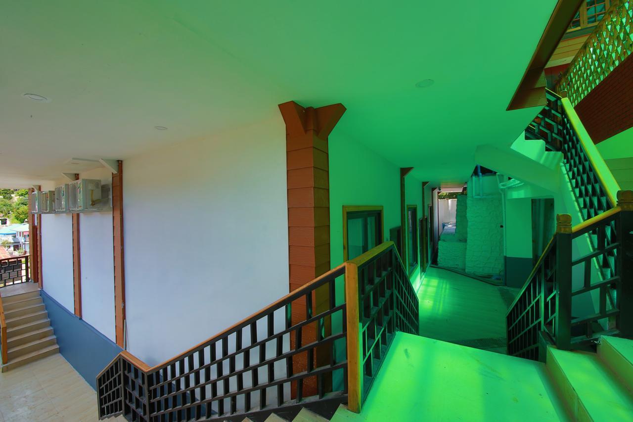 Essence Motel Калау Екстериор снимка